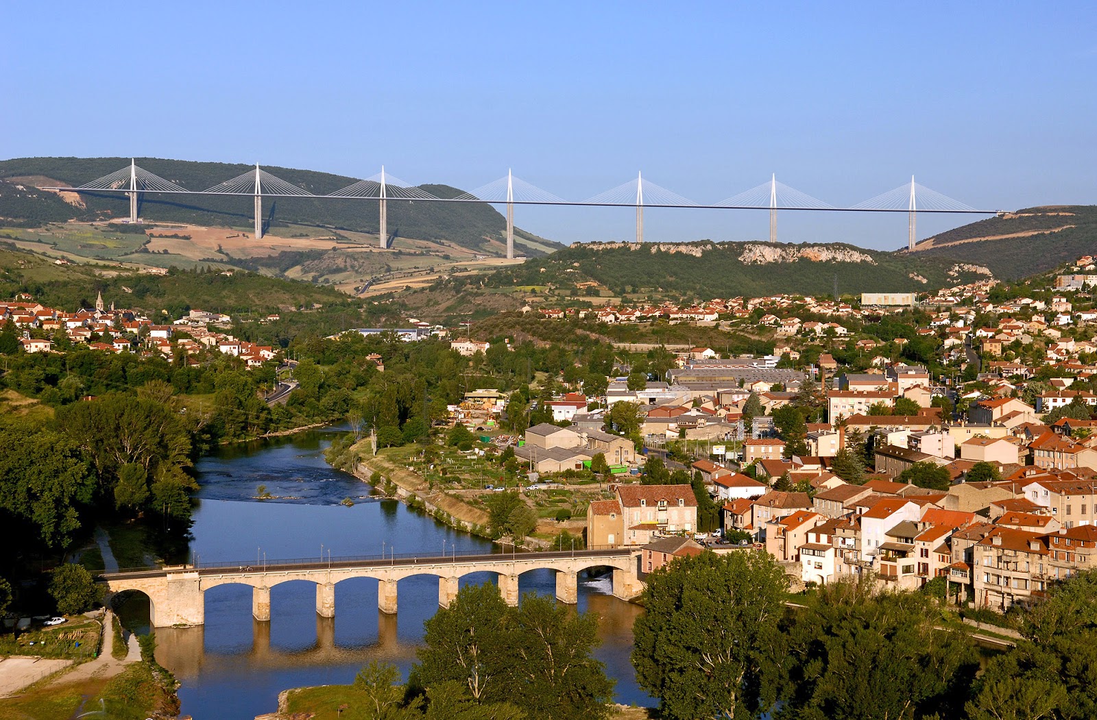 EL VIADUCTO DE MILLAU. EL MÁS ALTO DEL MUNDO!!